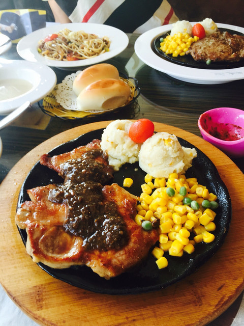 豪客来牛排桂林明园饭店餐厅