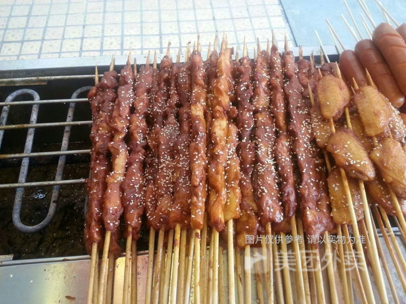 鸡肉小肉串烤面筋推荐菜:介绍:地址(在哪里):南北汇小吃位于池州市