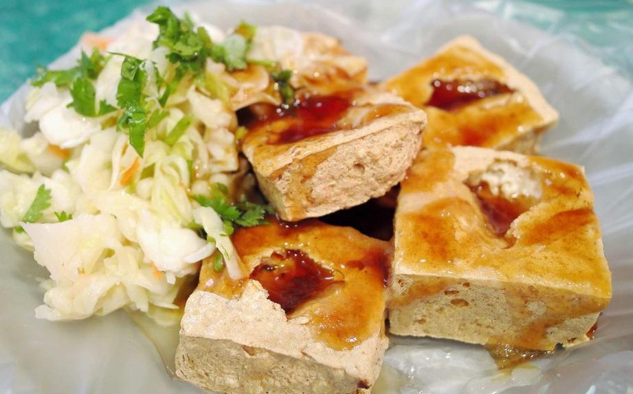 开封东大寺门小吃街