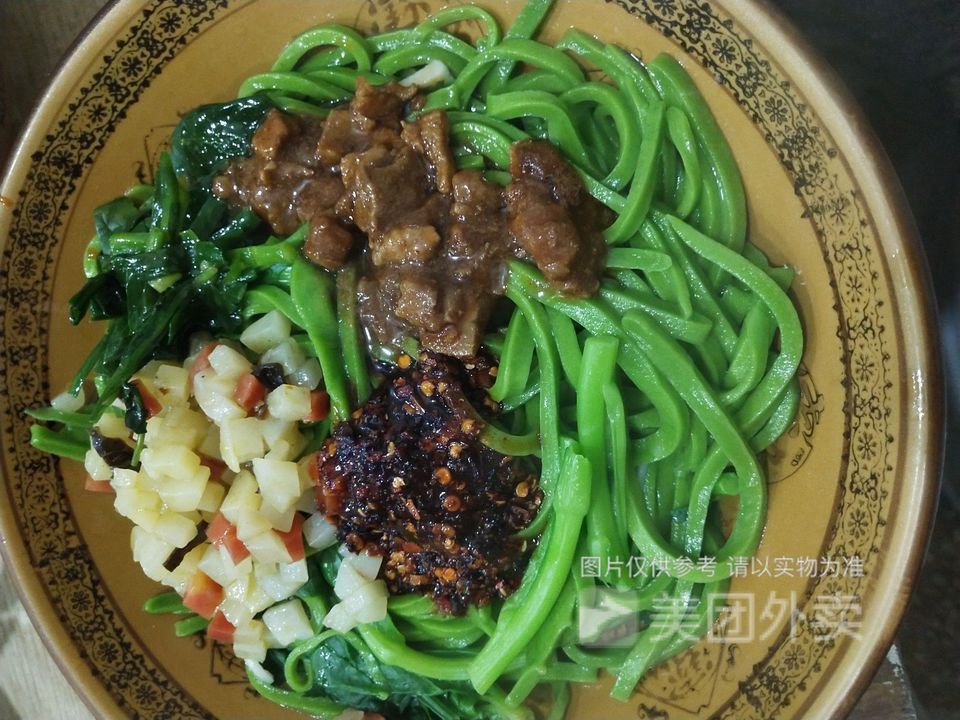 干拌菠菜面图片