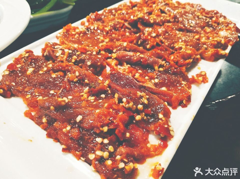 精品鲜毛肚麻辣牛肉推荐菜:介绍:地址(在哪里):舒家大院老火锅位于