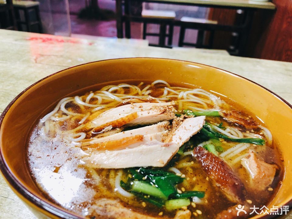 云南弥勒卤鸡米线