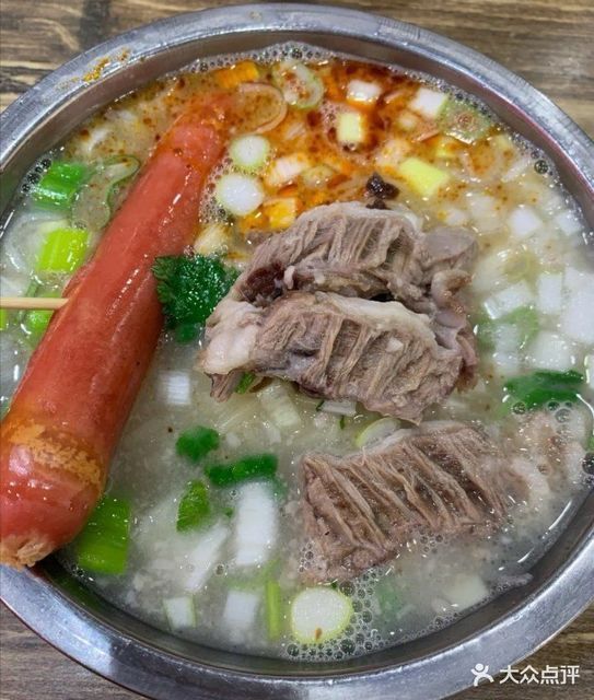 介绍:地址(在哪里):庆景冷面(沛初中店)位于徐州市沛县沛中路与鼓楼街