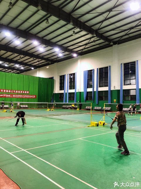 丽江体育场地址(位置,怎么去,怎么走,在哪,在哪里,在哪儿):丽江市古城