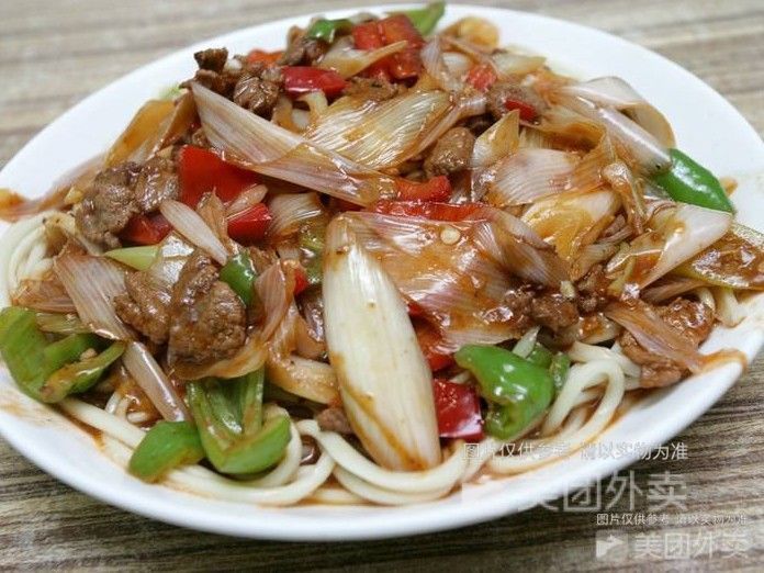 葱爆牛肉盖浇面图片