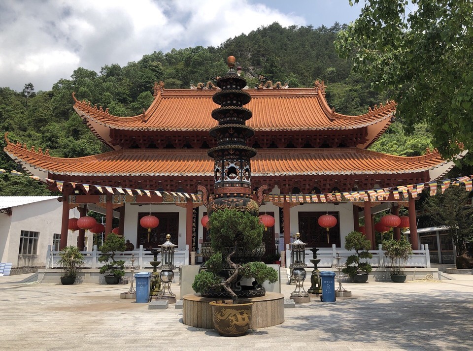 地址(在哪里):弘法寺位于潮州市饶平县新丰镇介绍:标签:景点寺庙道观