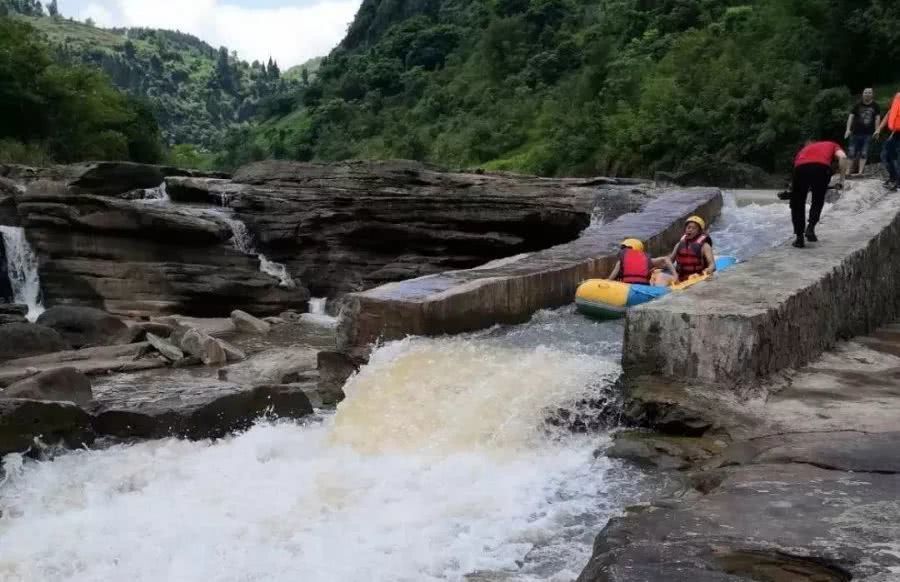 古剑山大峡谷漂流图片