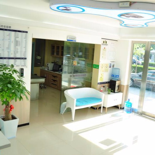 上海市浦东新区博华路120-126号(文化馨苑东门对面)电话:爱侣宠物医院