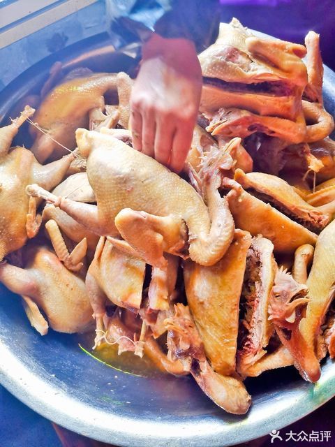 推荐菜:介绍:地址(在哪里):王家桶子鸡位于西安市新城区西一路街道东