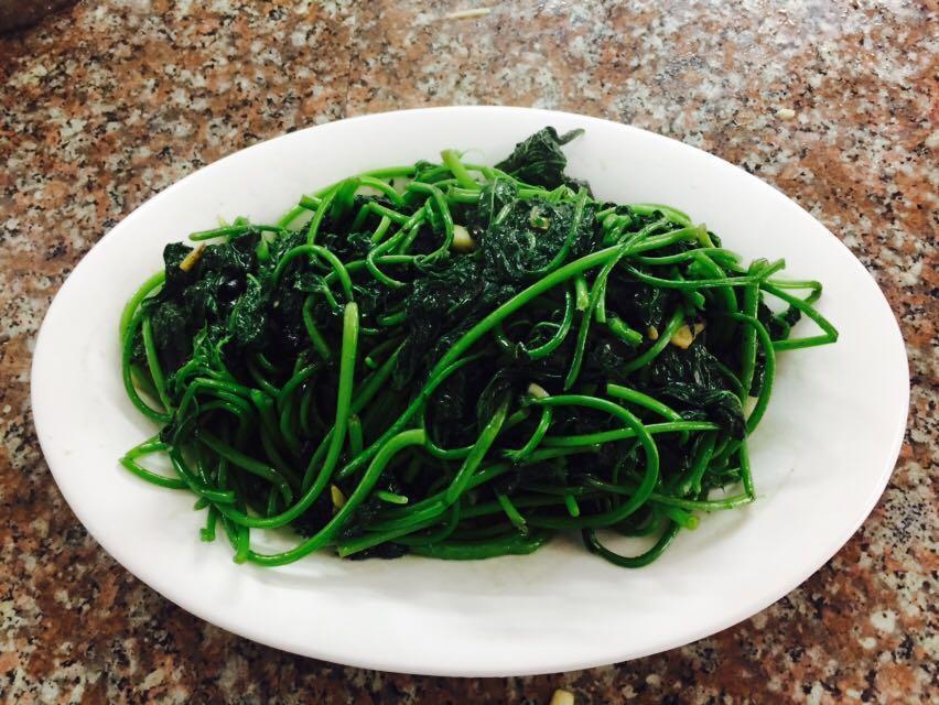 蒜蓉炒薯苗图片