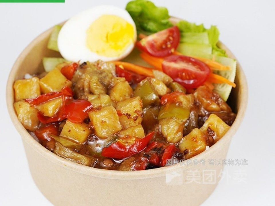 地三鲜煲仔饭图片