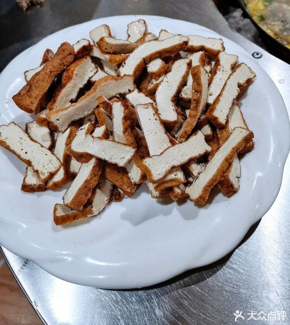 在哪,在哪里,在哪儿):黄冈市黄梅县人民大道与水产街夜市交汇处北姐妹