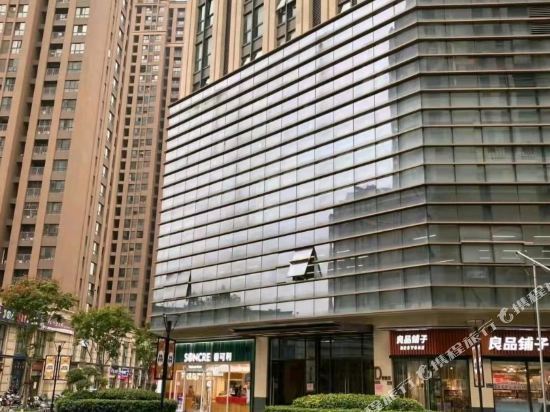 【自游自在汽车文化主题民宿】地址,电话,路线,周边设施_360地图