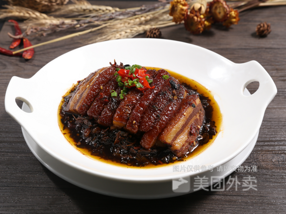 黑毛豬梅菜扣肉木桶飯贈荷包蛋土豆片炒肉木桶飯爆炒豬肝木桶飯禱話