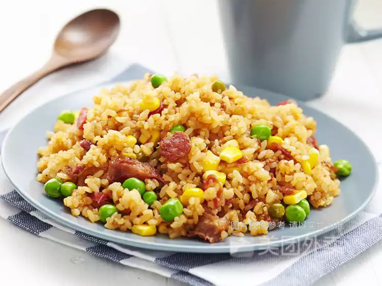 酸菜肥肠炒饭图片