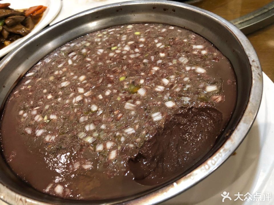 农家蒸猪血图片