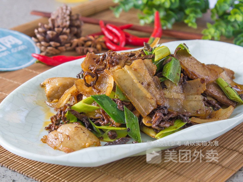 老咸菜回锅肉盖饭图片