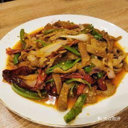 羊肉燜餅味道略淡～適合小朋友吃