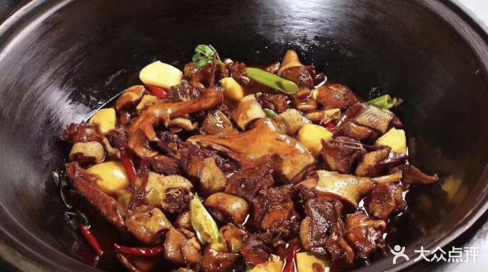 鸡东红胜王家大院铁锅靠大鹅推荐菜:介绍:地址(在哪里):鸡东红胜王家