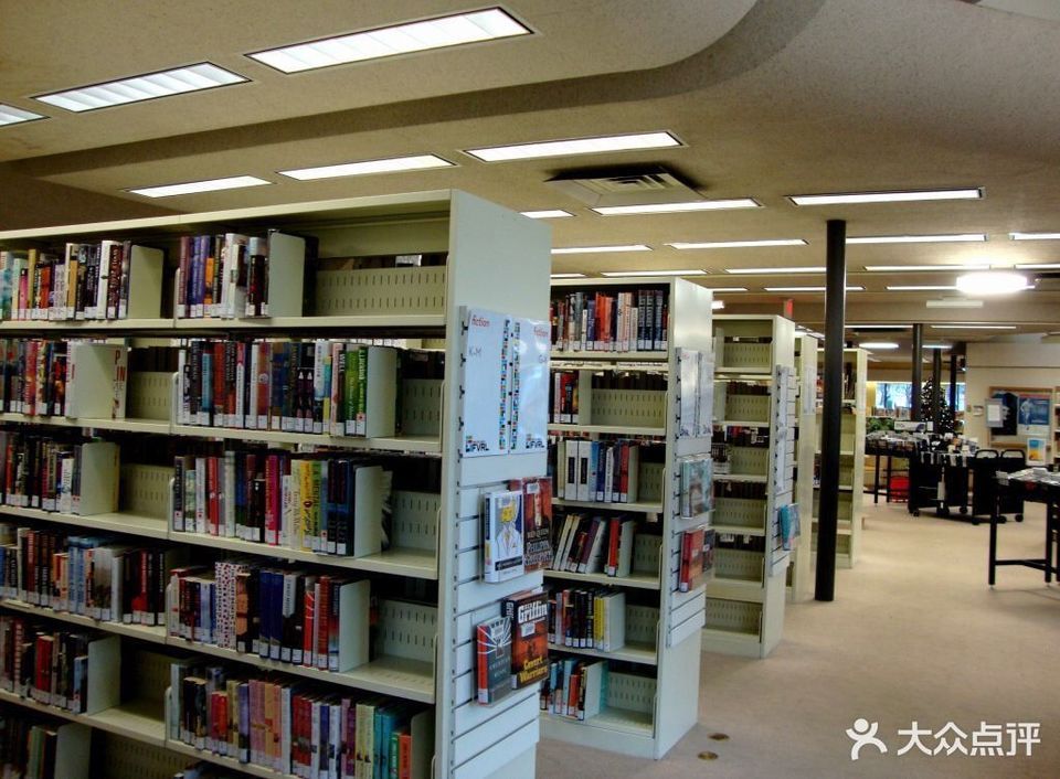 鹽城工學院圖書館入口