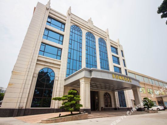 在哪儿):东莞市麻涌镇广麻大道(华阳湖路口公交站旁)维也纳酒店(东莞