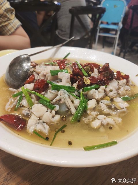 黄鹤楼泡椒田鸡王金山店