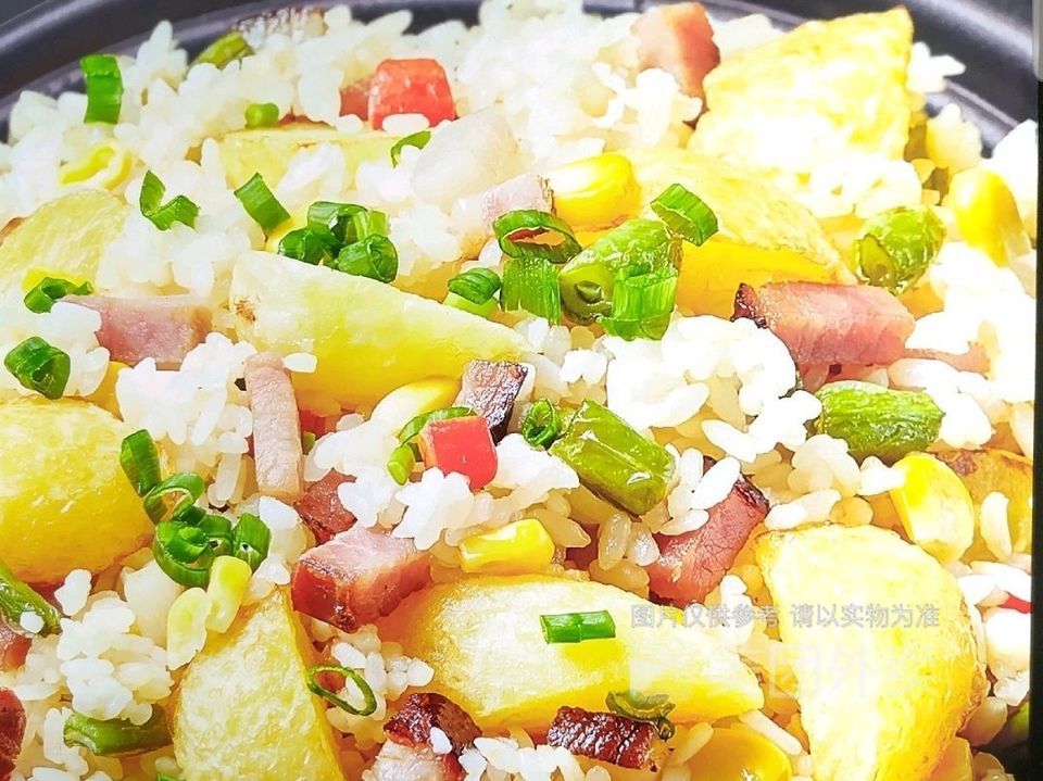腊肉洋芋饭图片