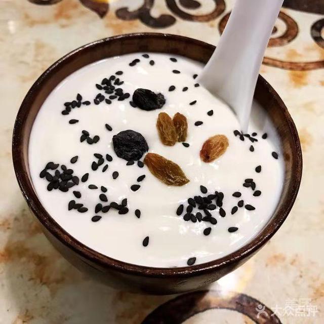 新疆老酸奶图片