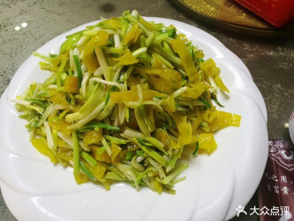 蒜苗炒咯吱图片