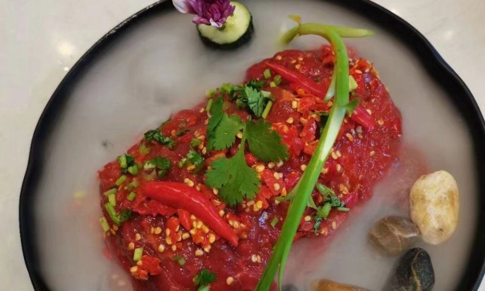 传统毛肚现场鲜切牛肉推荐菜:介绍:地址(在哪里):香佰里鲜货火锅位于