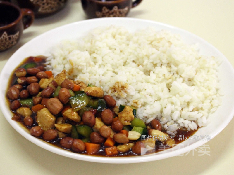 毛豆鸡丁盖浇饭图片