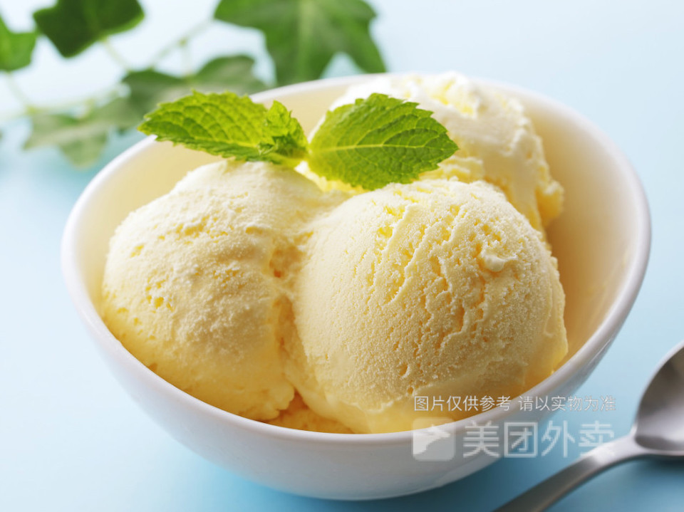 香草冰淇淋球图片