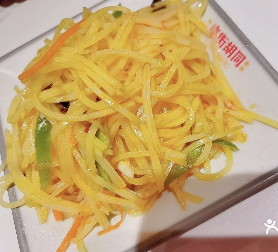 捞汁土豆丝图片