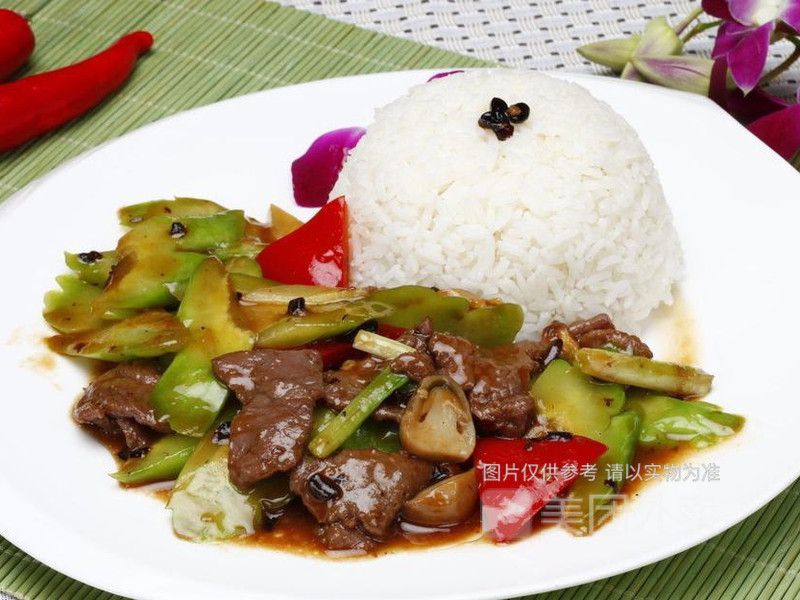 苦瓜炒牛肉饭图片