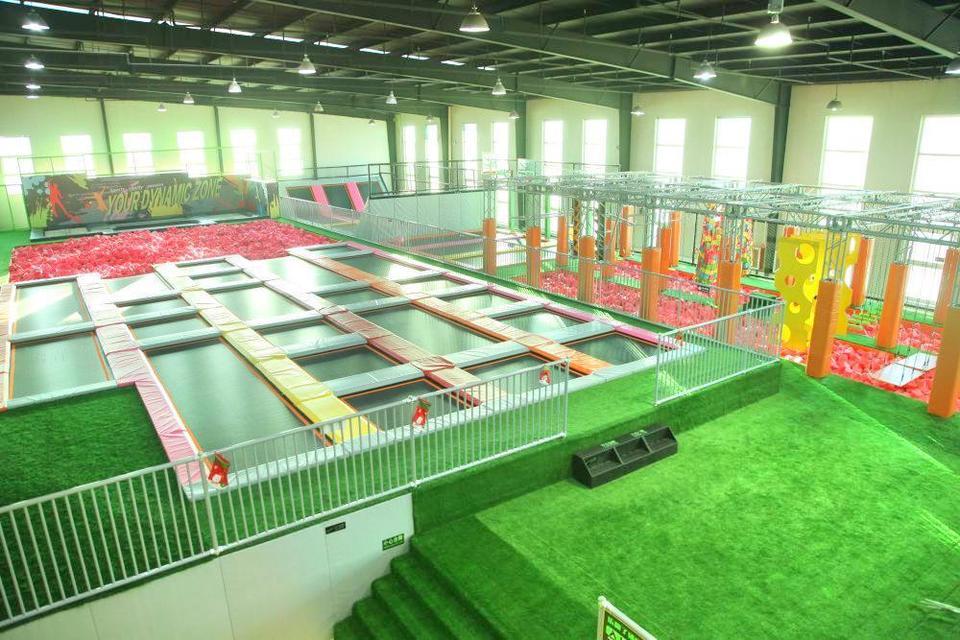 失重地带蹦床公园