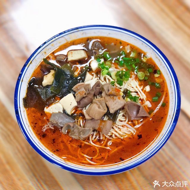 特色牛杂面图片