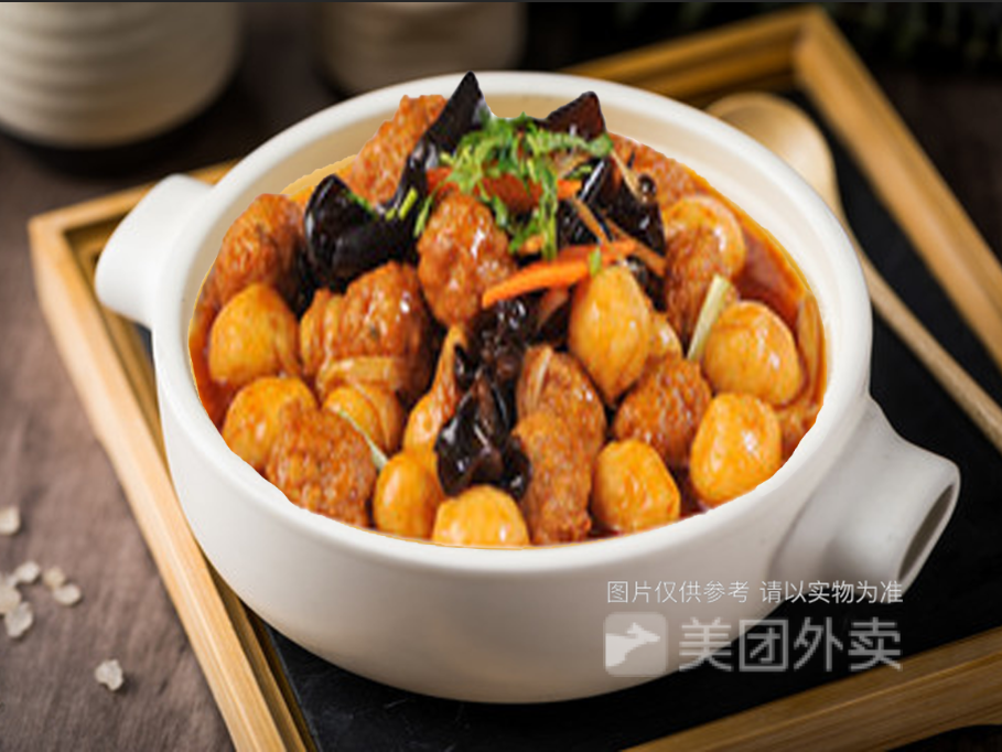 鹌鹑蛋肉丸子煲图片