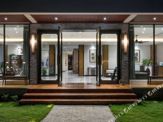 桂林市阳朔县高田镇水厄底村6号电话:悦田生活酒店(阳朔十里画廊