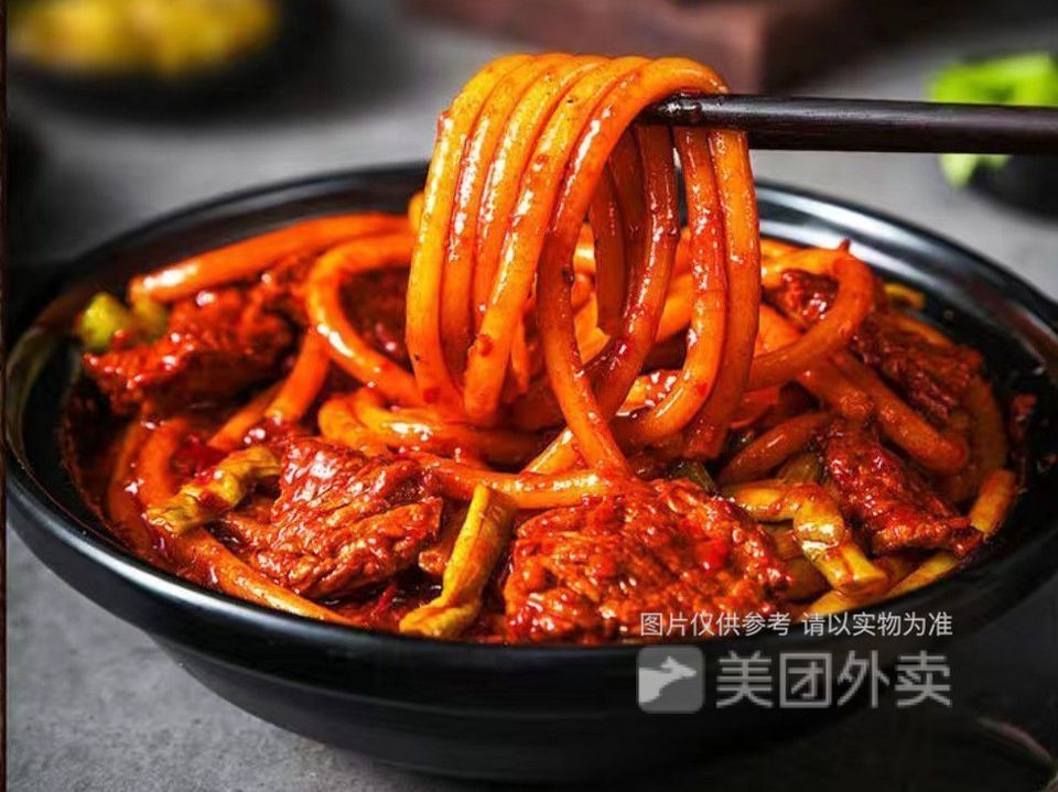 鸡肉炒米粉图片高清图片