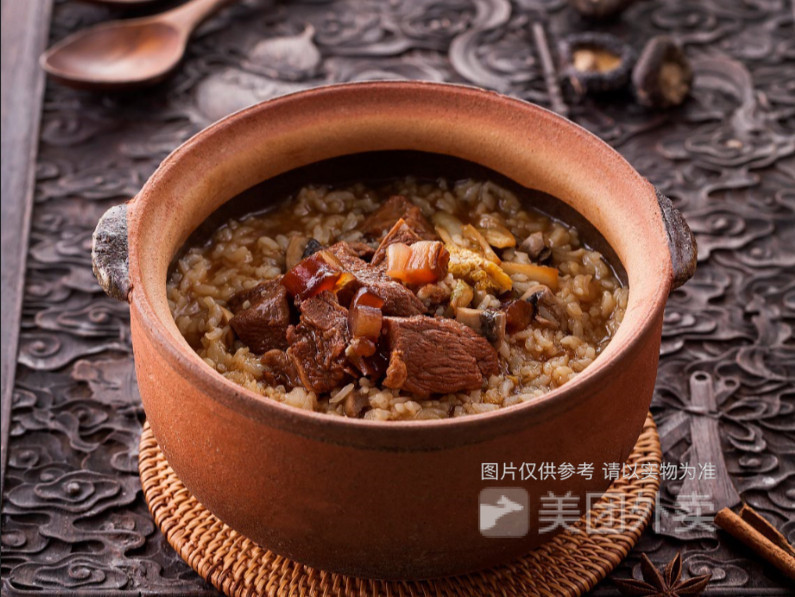 招牌牛肉烩饭图片