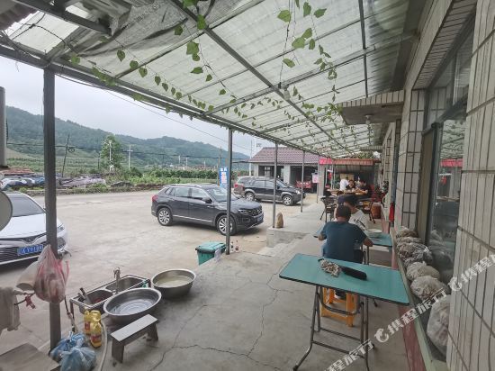 丹东宽甸绿江村住宿