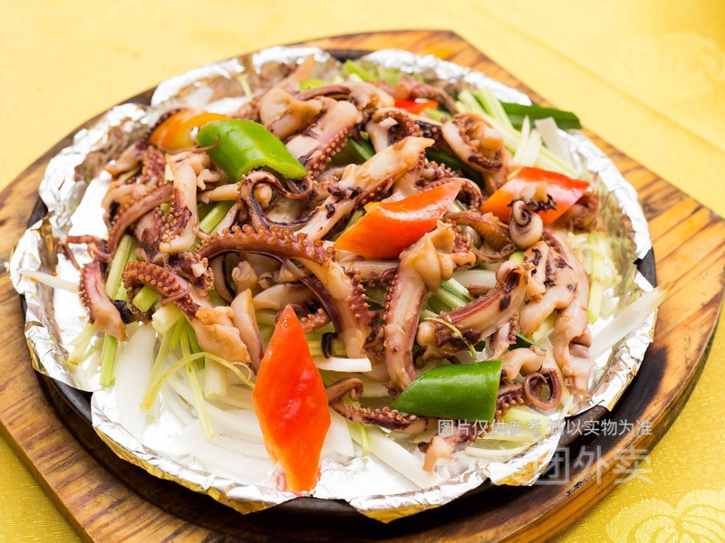 铁板鸡胗推荐菜:介绍:地址(在哪里):十里香铁板鱿鱼位于温州市平阳县