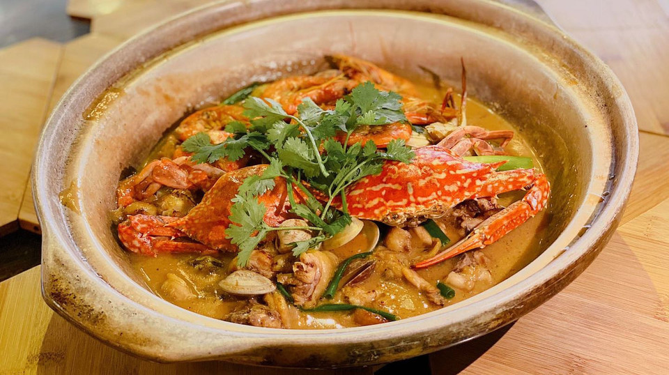 特色海鲜鸡煲图片