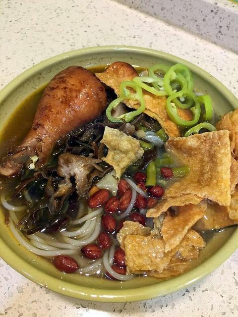 鸡腿螺蛳粉图片