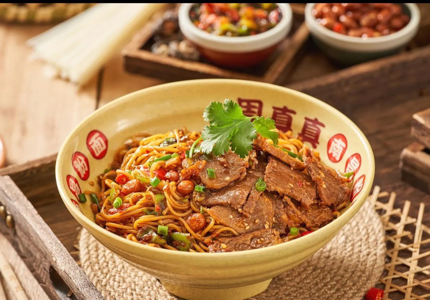 卤牛肉拌粉图片