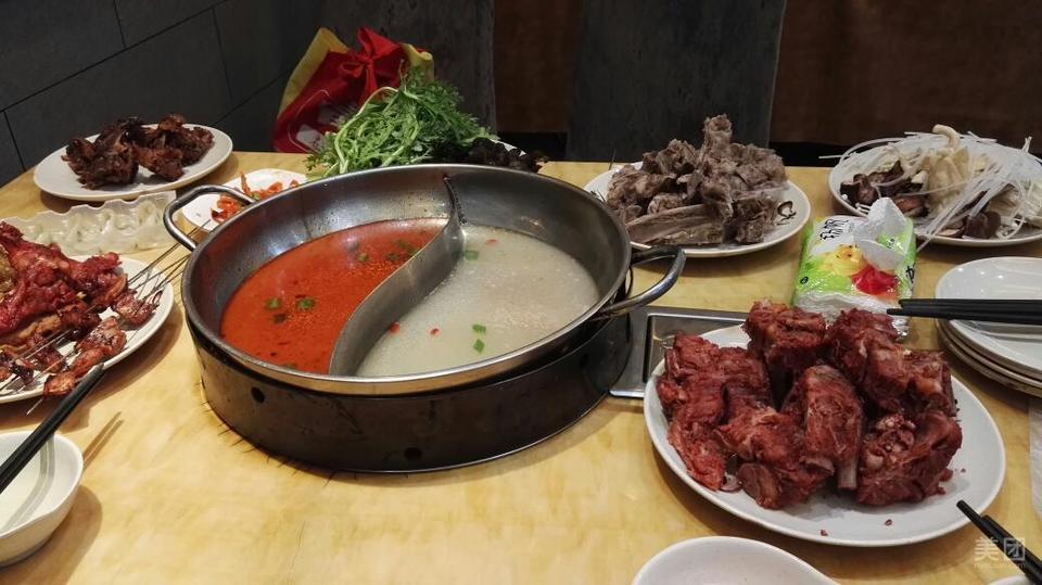 啃上瘾时尚自助骨头火锅