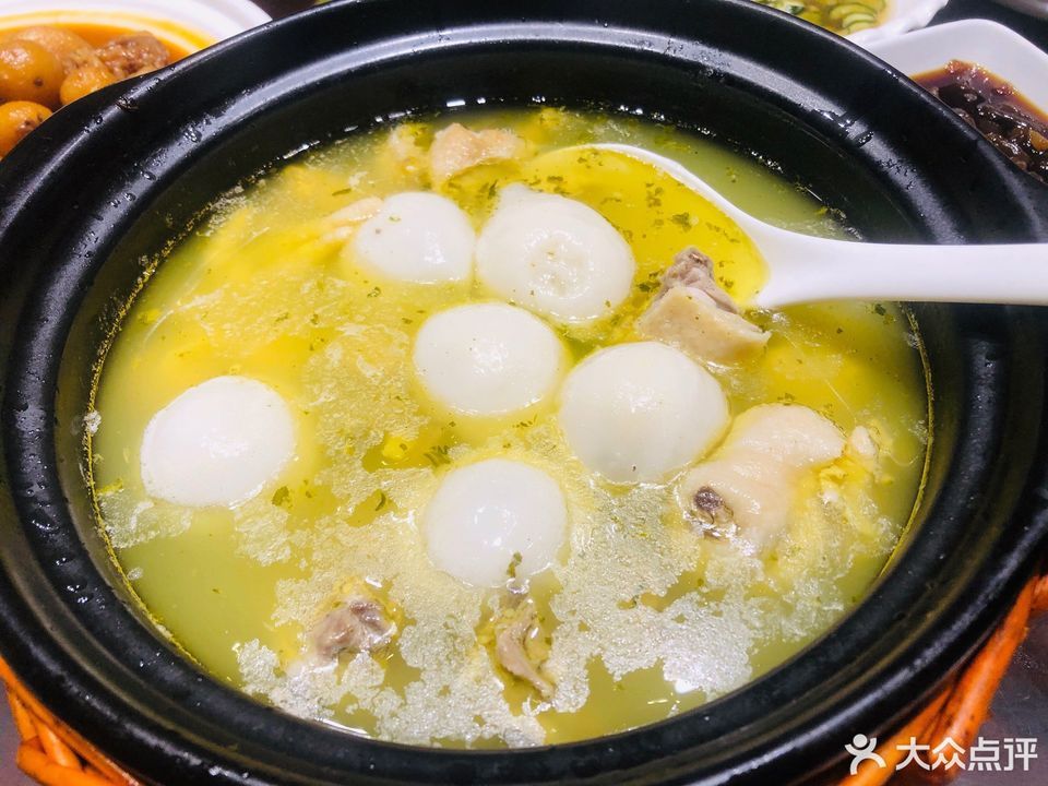 老母鸡汤荠菜丸子图片