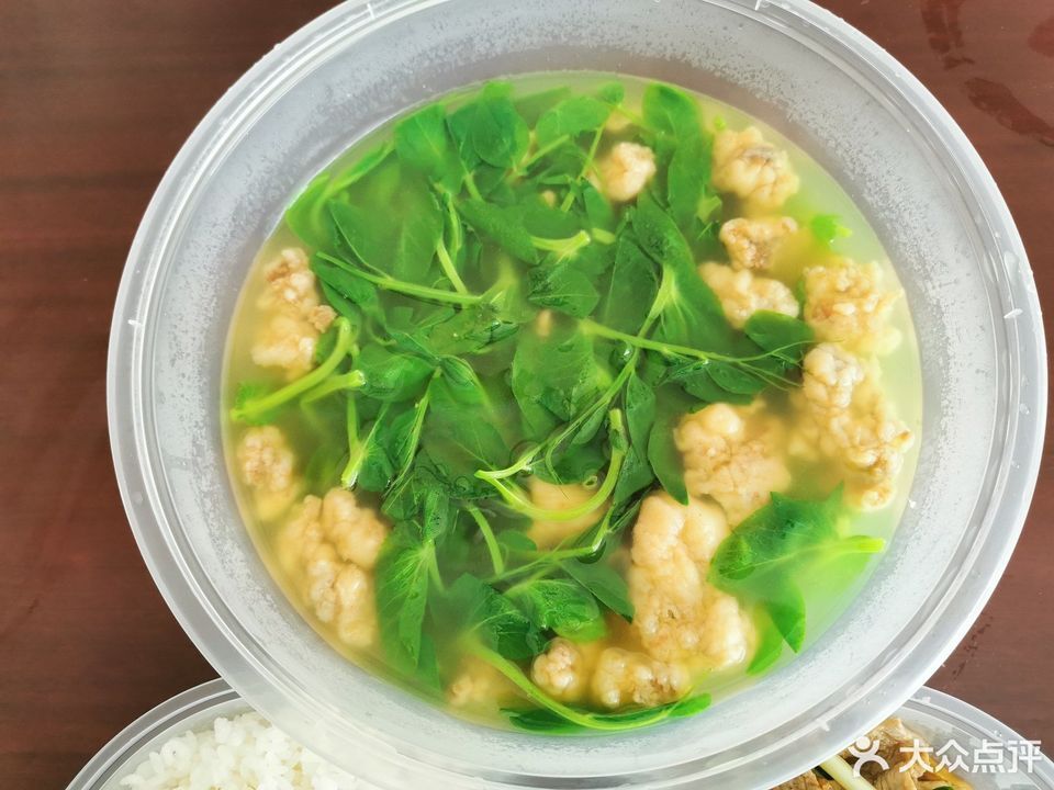 豌豆尖酥肉汤图片