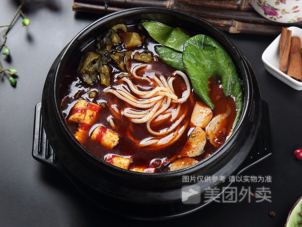 砂锅鸡肉米线图片