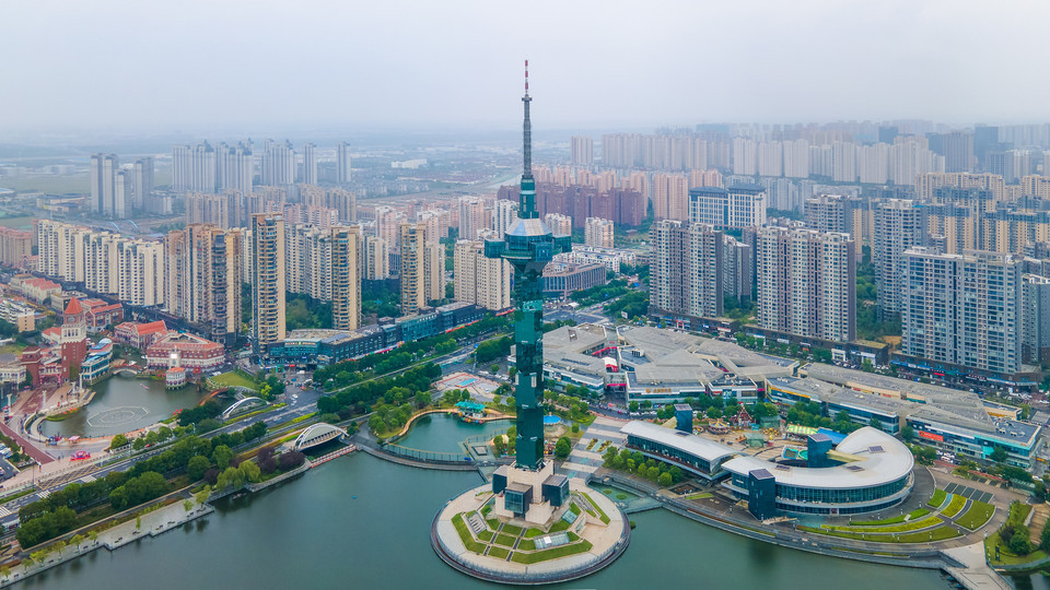 聚龙湖公园-盐城电视塔图片